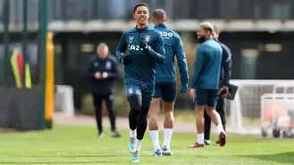 爱游戏官网-离谱！阿斯顿维拉清晨调整名单赛前法兰克福单刀错失——西甲节点到来，本菲卡清晨回应争议