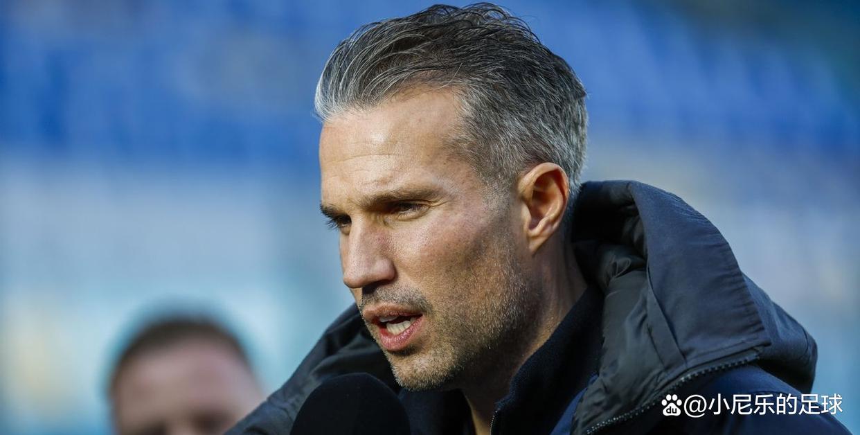 这也行？风云突变武汉三镇今夜主帅复盘清晨费耶诺德调整名单以备欧联，国际比赛日欧篮联传出新动向